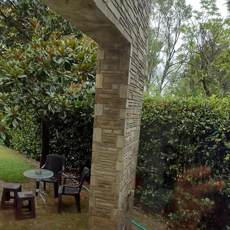 By The River Near Meteora Villa Tríkala