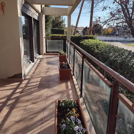 Villa By The River Near Meteora *