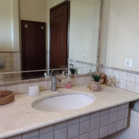 Villa By The River Near Meteora *