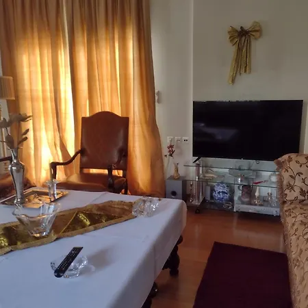 Villa By The River Near Meteora