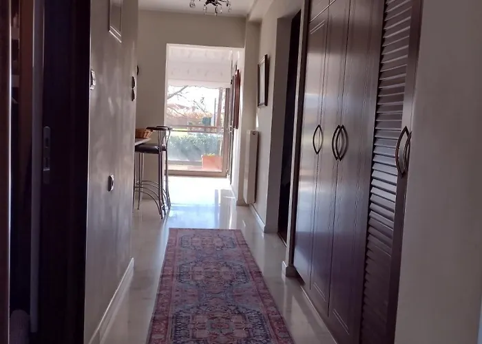 Vilă By The River Near Meteora