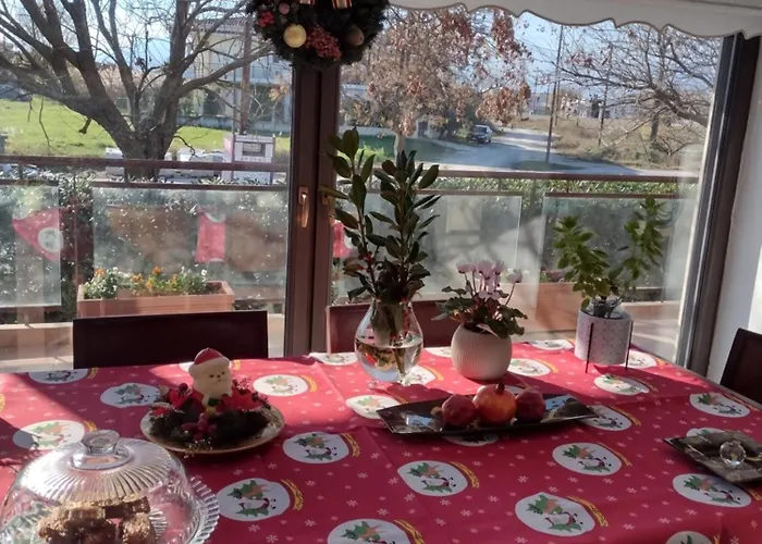 Vilă By The River Near Meteora