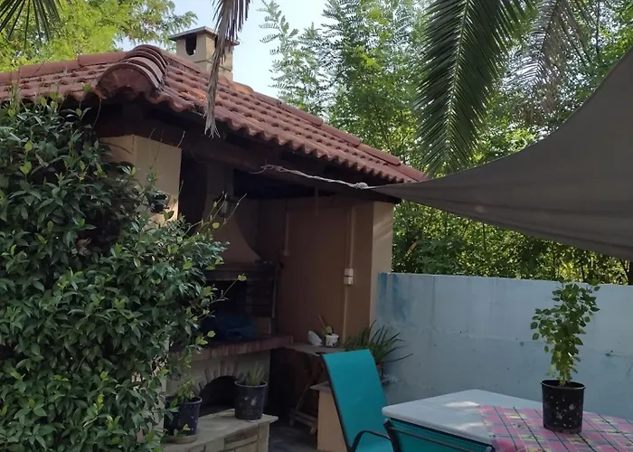 Vilă By The River Near Meteora *