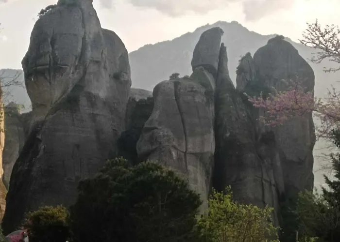 By The River Near Meteora Vilă Tríkala