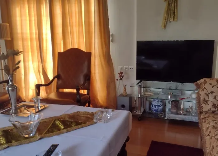 Vilă By The River Near Meteora