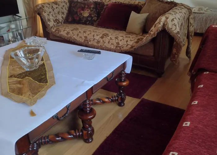 By The River Near Meteora Vilă *